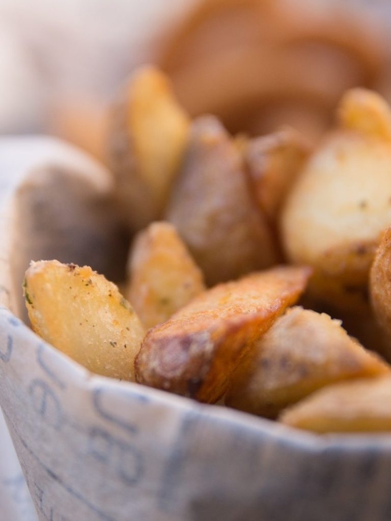 Ración de patatas fritas para llevar